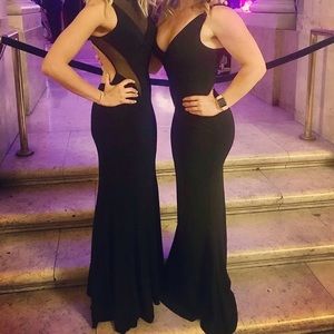 Melora Black Sleeveless Maxi Dress